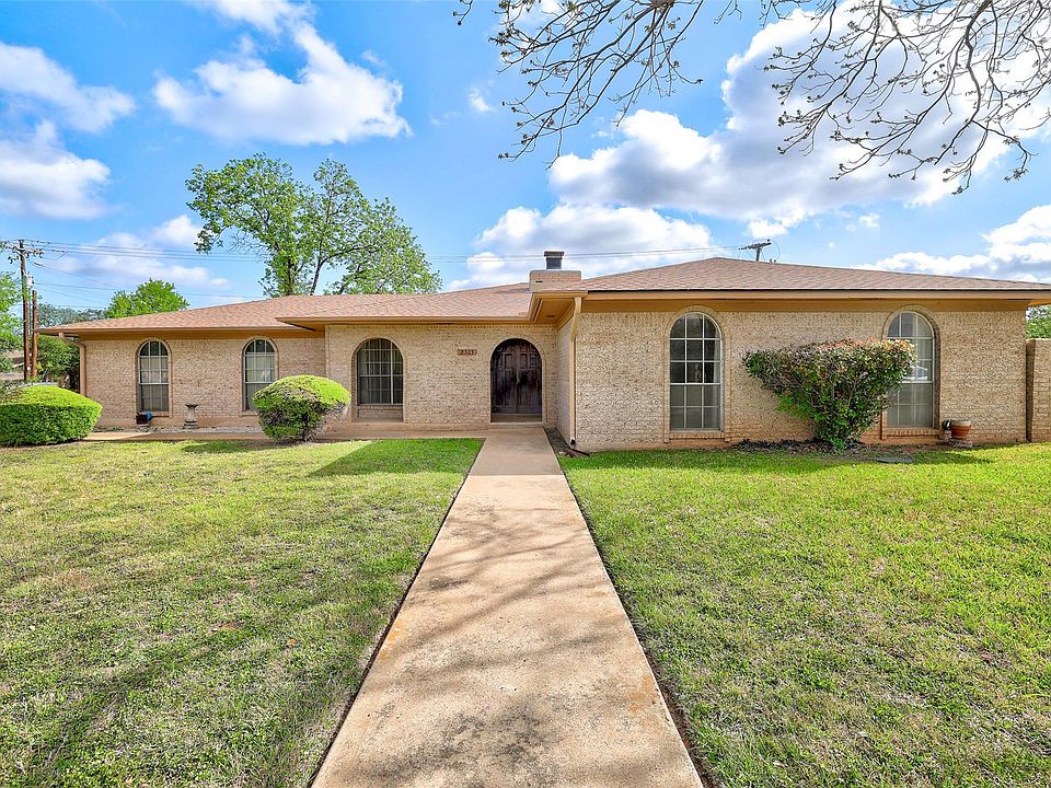 1st image of 2303 Dawn Dr