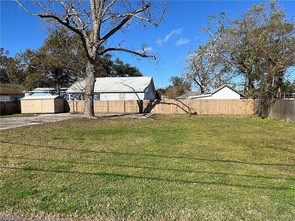 2nd image of 235 W Easy St