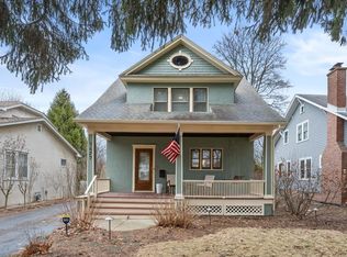 1477 Oakwood Ave, Highland Park, IL 60035