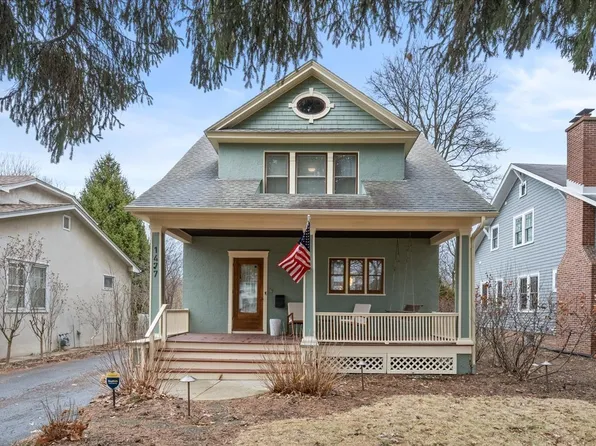 1477 Oakwood Ave, Highland Park, IL 60035