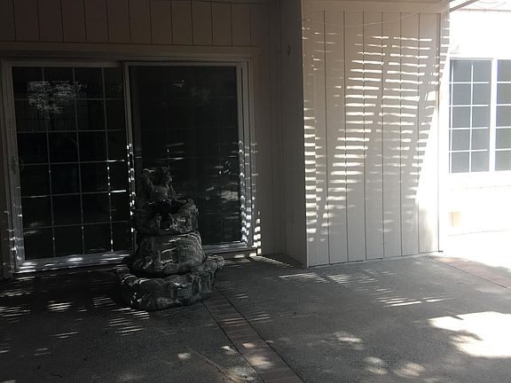 5th image of 5985 Woodside Dr