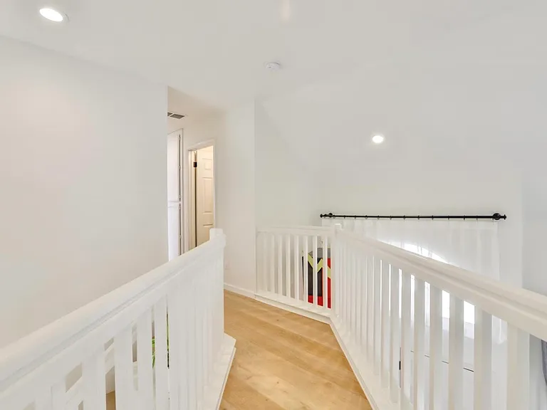 1654 Wyndham Dr — Photo 15