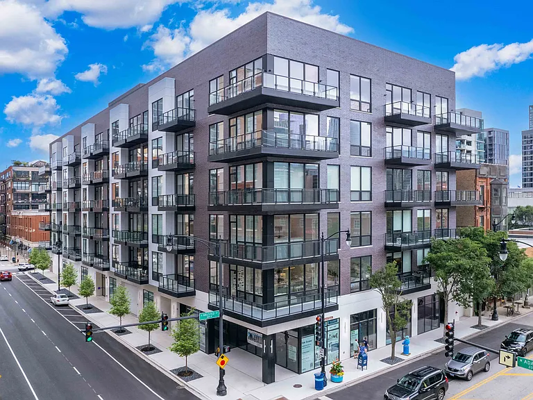 Luxe Suites Chicago Luxury Apartments — Photo 6