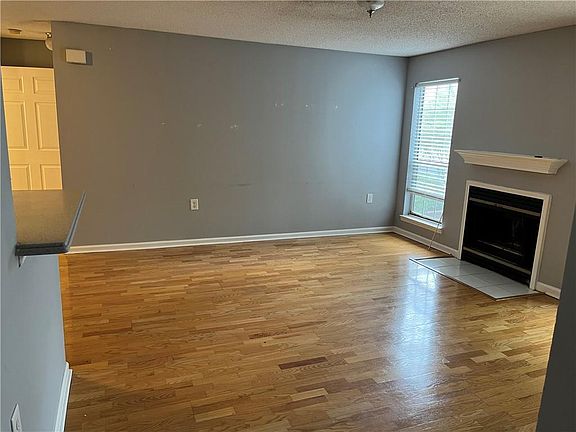 3rd image of 612 Granville Ct