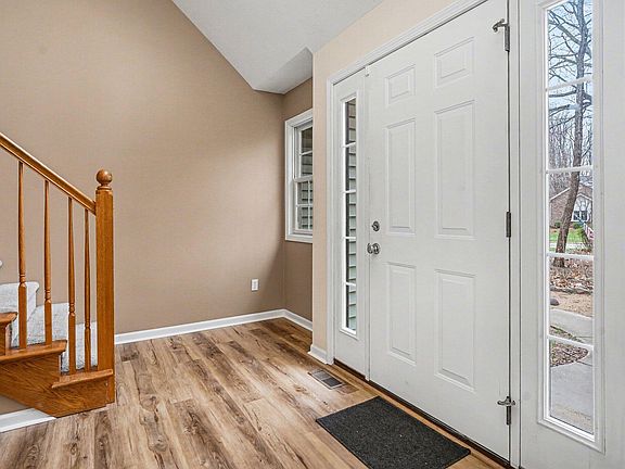 3rd image of 5477 Fairview St