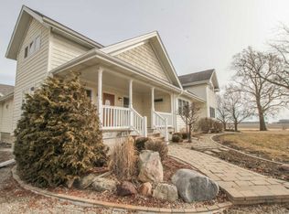 32186 E 2700 North Rd, Chenoa, IL 61726