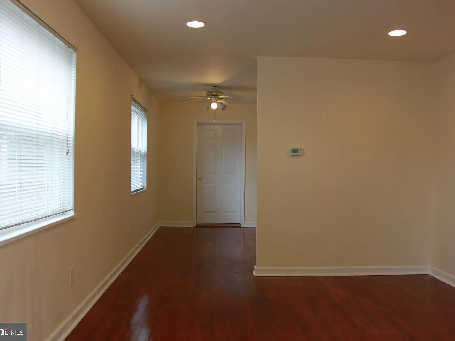 3 bed, 3.0 bath, 1968 sqft, $2,900 — Photo 4