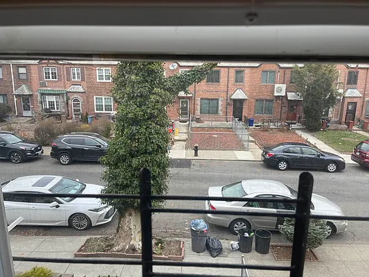 Rented by 18 REALTY | media 50