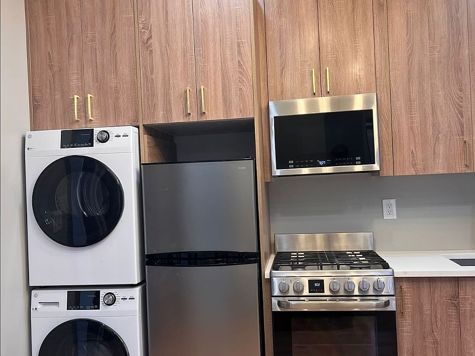 1st image of 21 Reed St #15