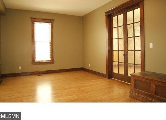 3rd image of 2114 Irving Ave N