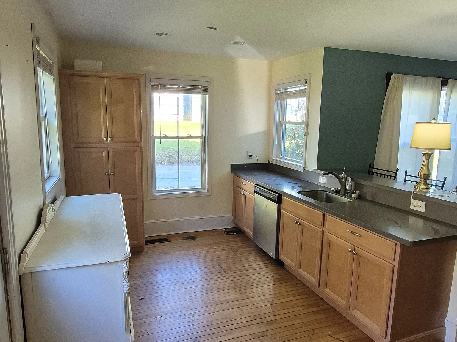 2 bed, 1200 sqft, $1,750 — Photo 3