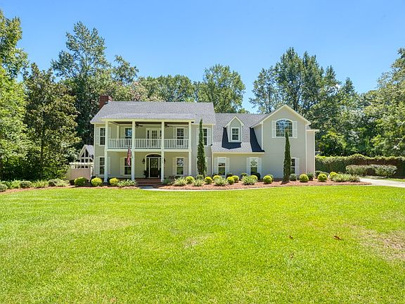 3rd image of 2709 Pebblewood Dr