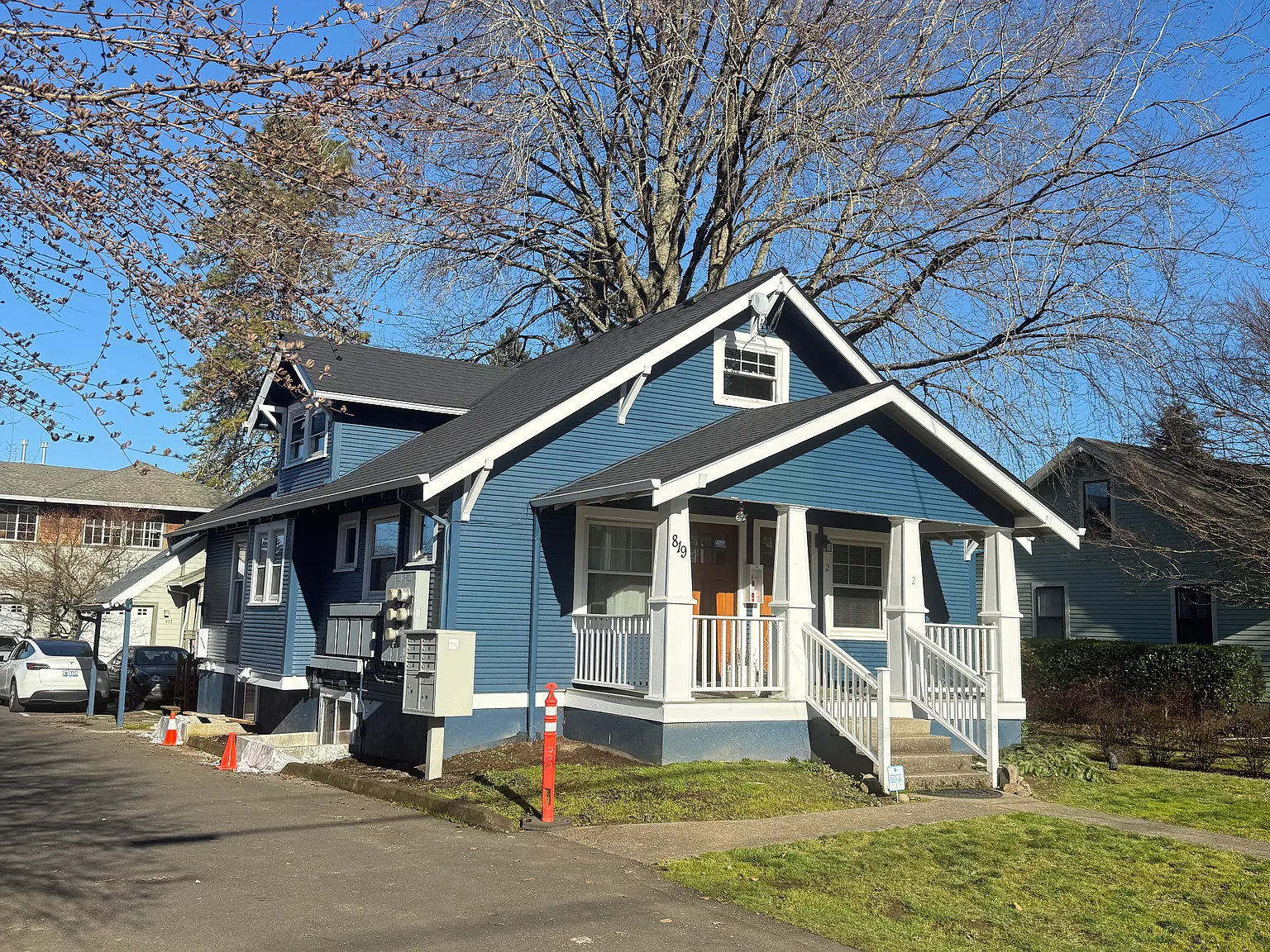 819 E Main St — Photo 2