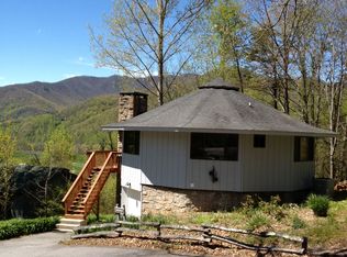 44 Country Cottage Ln, Canton, NC 28716