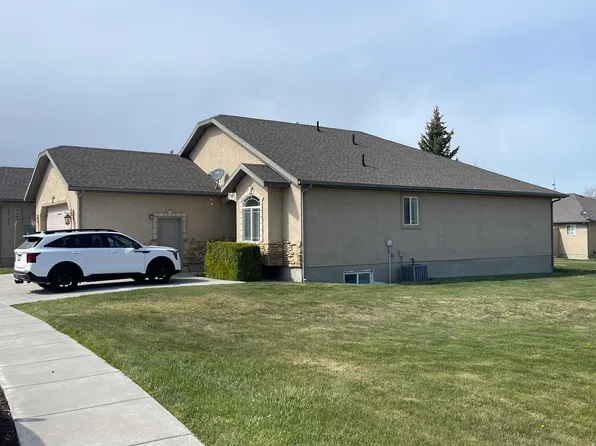 2054 S Cottage Ln, Garden City, UT 84028