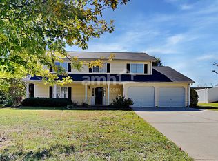 833 Eagle Point Dr, Kernersville, NC 27284