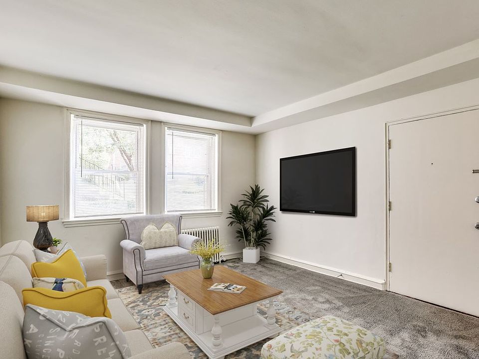Living Room- Falls Court