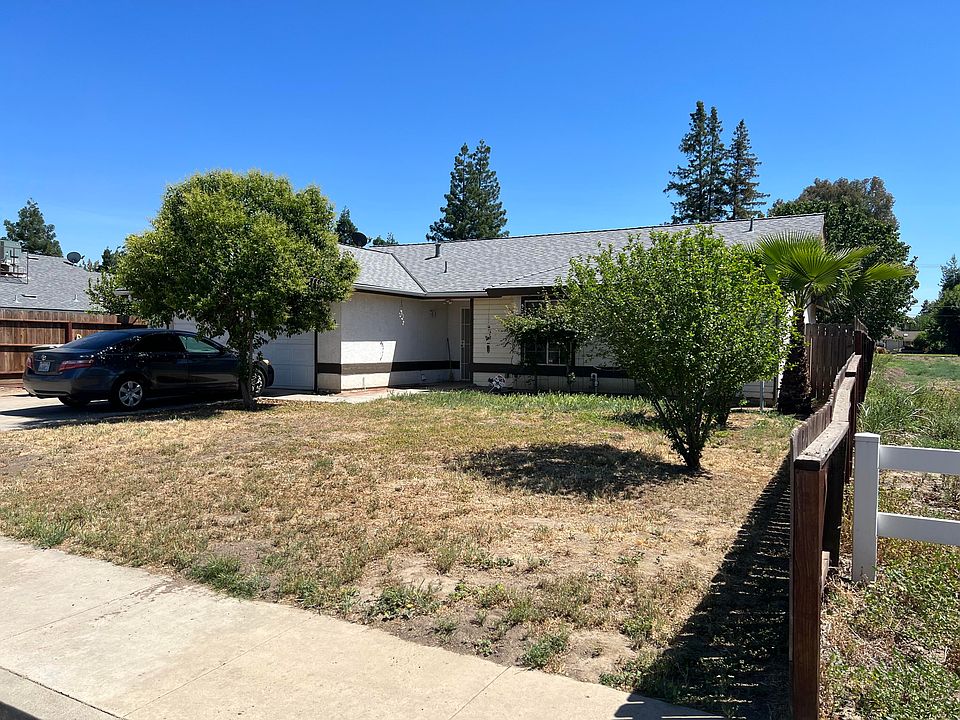 1749 E Laurel Avenue, Visalia, CA 93292 Zillow