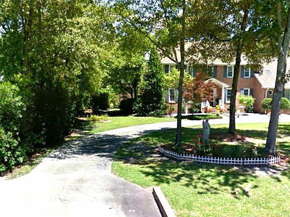 3rd image of 208 Waterford Cir