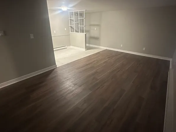 9741 Delaware Pl APT 2, Highland, IN 46322