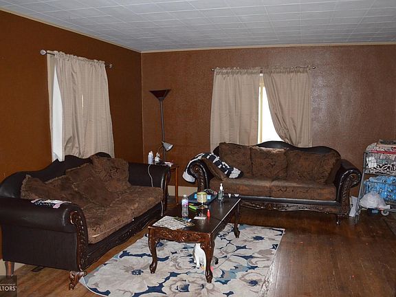 3rd image of 415 N C St E