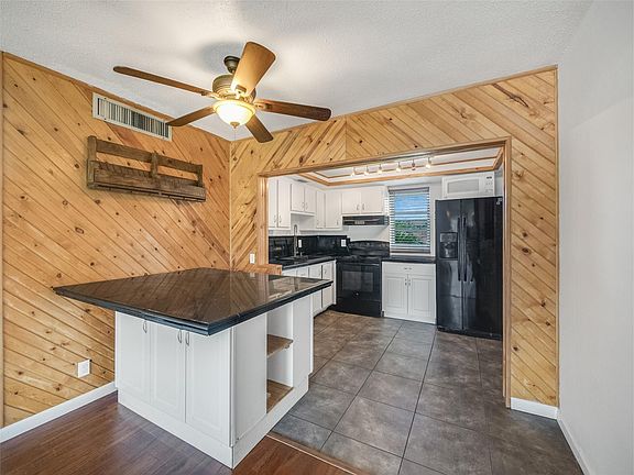 4th image of 315 Circle Drive #201