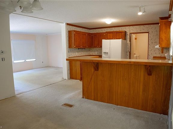 3rd image of 4707 Benttree Dr