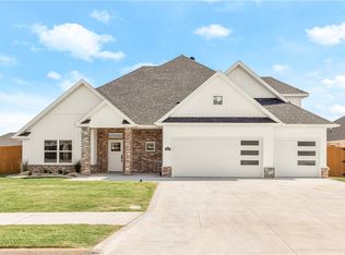 601 Bronco St, Centerton, AR 72719