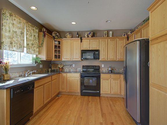 Gourmet kitchen