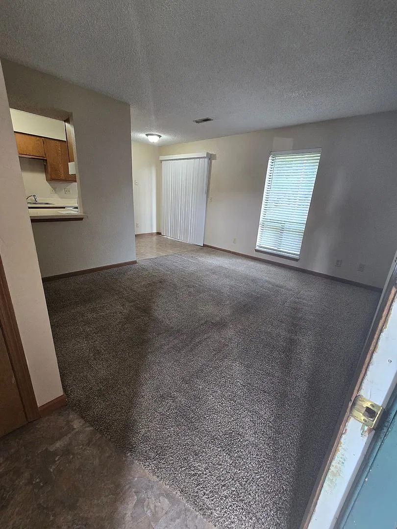 2 Bedroom 1 Bathroom Apartment in heart of Osage Beach! — Photo 2