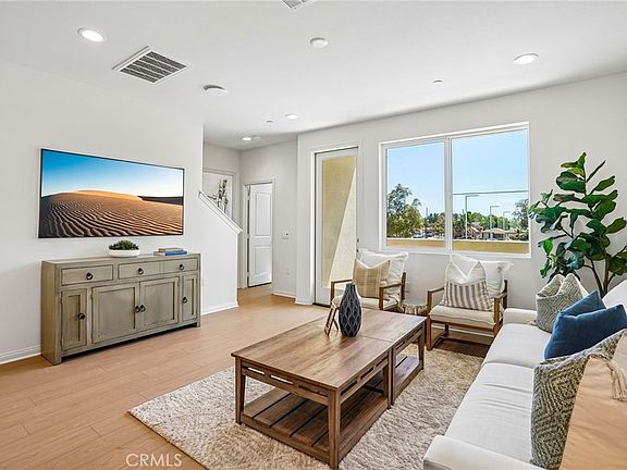 4th image of 5876 Linden Ave #9