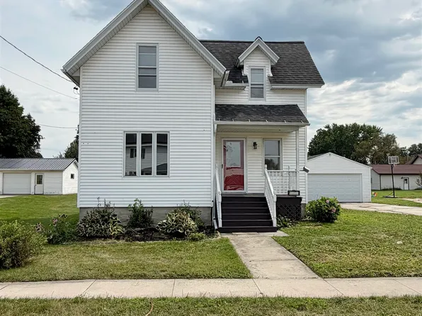 220 Center St, Randolph, WI 53956