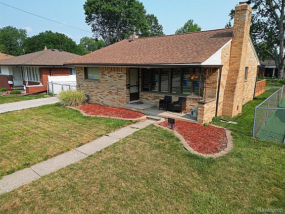 2nd image of 8291 Francine St
