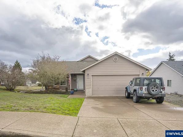 201 NW Howard Ln, Dallas, OR 97338