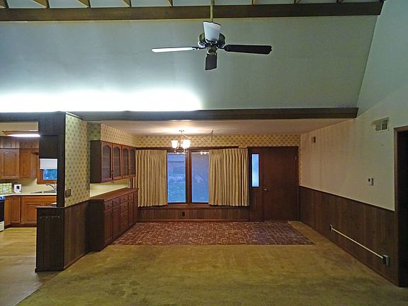 5th image of 2103 Country Club Dr