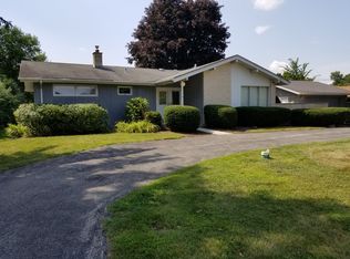 1030 N Forrest Ave, Arlington Heights, IL 60004