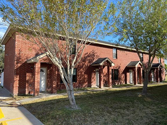 2nd image of 746 Sonesta Dr #A
