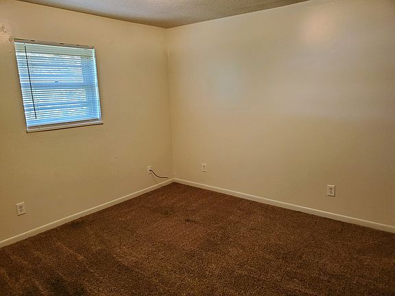 3rd image of 2008 Dutch Valley Dr APT 2