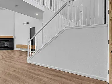 5 bed, 3809 sqft, $3,800 — Photo 2