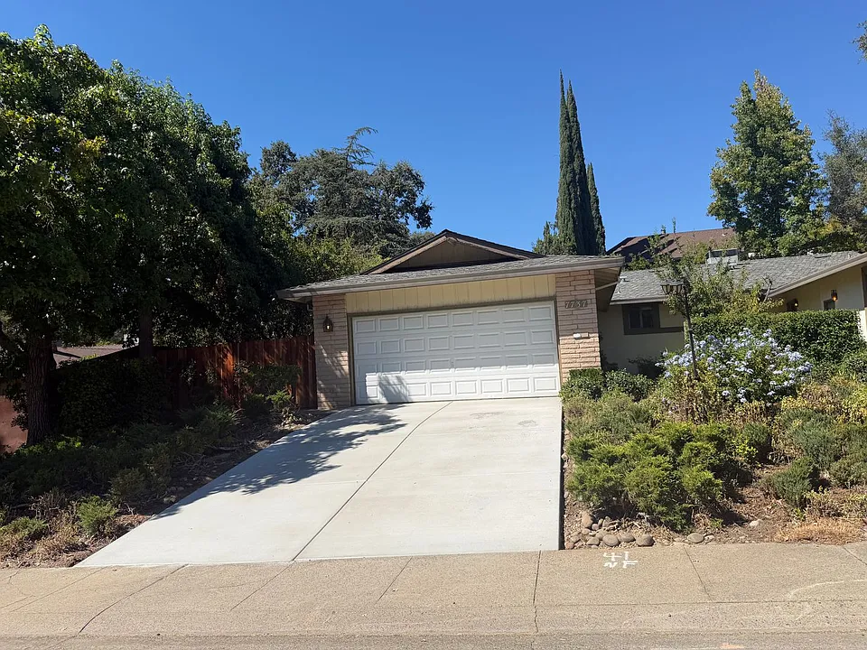7737 Southcliff Dr