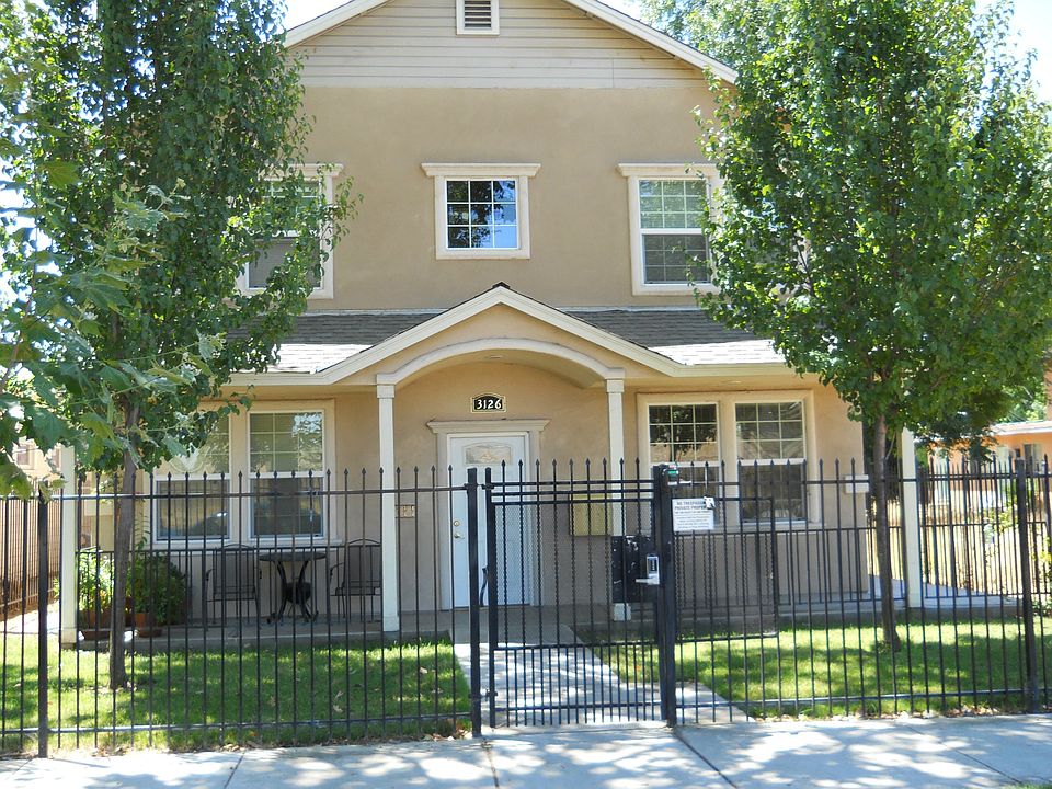 Gated 4-Plex near Alhambra