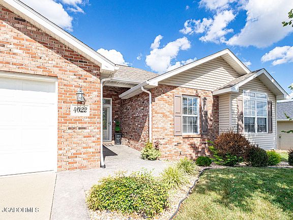 4th image of 4022 Southampton Dr