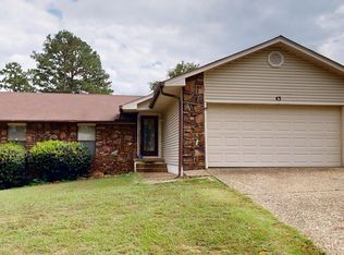 43 Prince Dr, Maumelle, AR 72113
