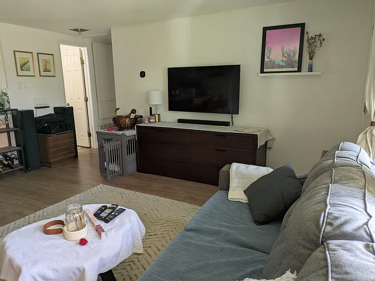 1109 Spur St — Photo 3