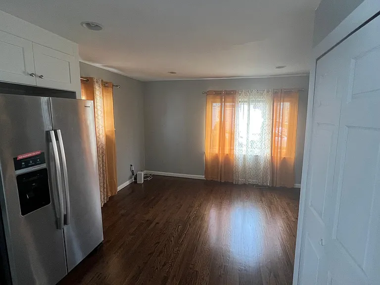 270 Bernard Ter — Photo 8