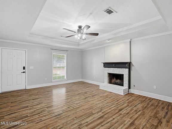 4th image of 101 N Place Dr