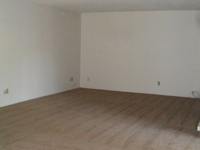 5th image of 5029 N Roosevelt Ave #101