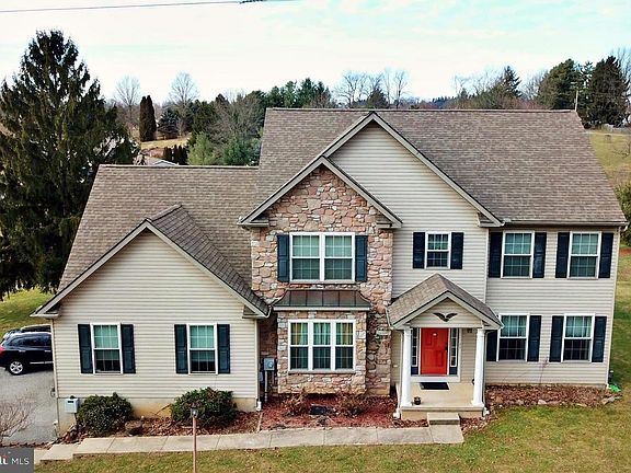2nd image of 549 Crestwood Dr