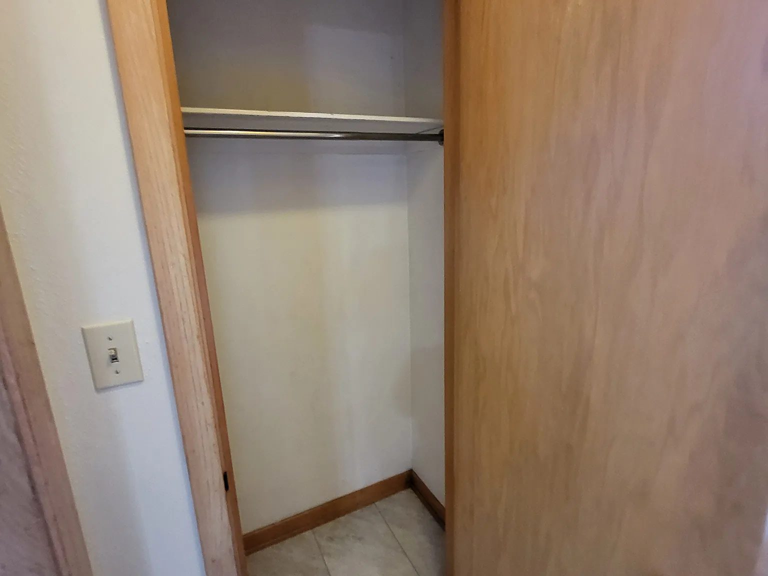 1411 S Duluth Ave — Photo 3