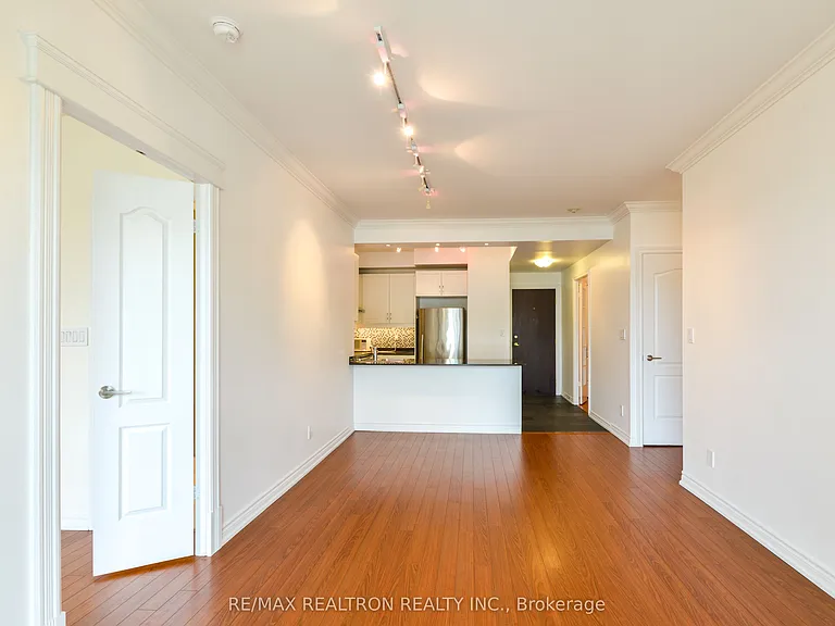 28 William Carson Cres #804 — Photo 4